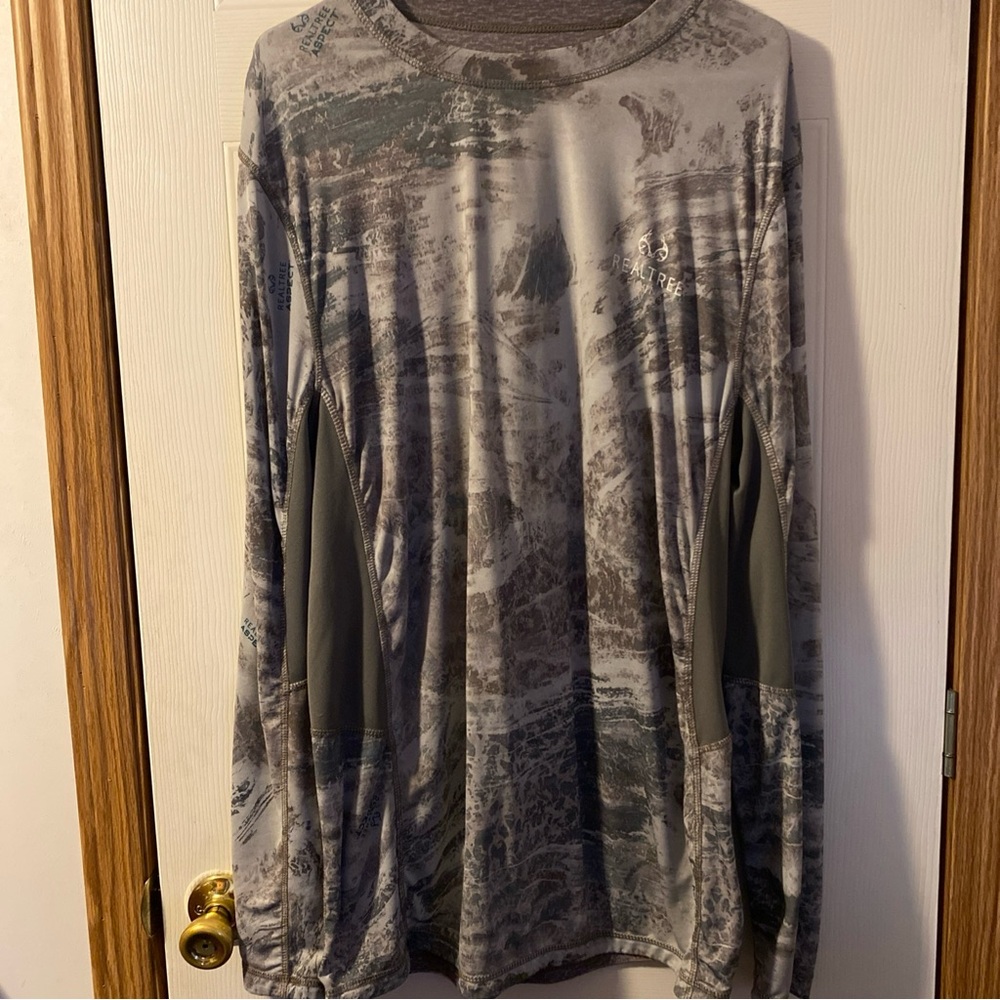 Realtree Performance Fishing Gray Camouflage Long Sleeve Large Reversible